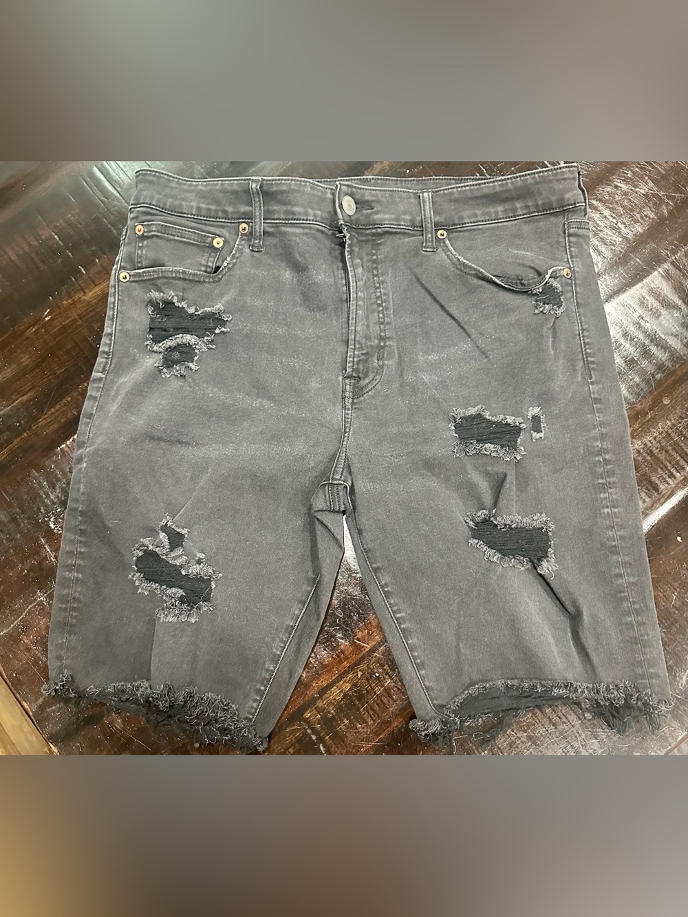 Men’s American Eagle Outfitters Black Distressed Denim Jean Shorts 36
